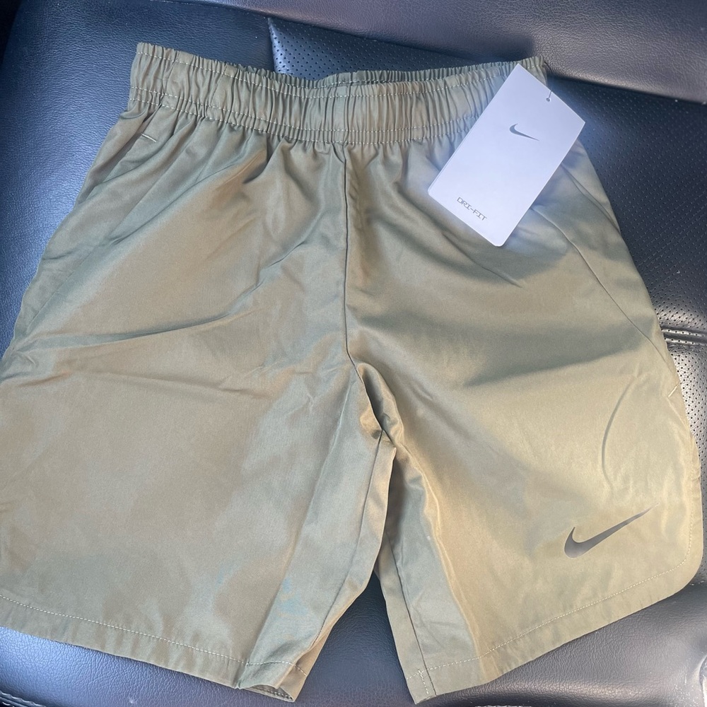 New Nike DRI-FIT shorts Olive size 6 boys